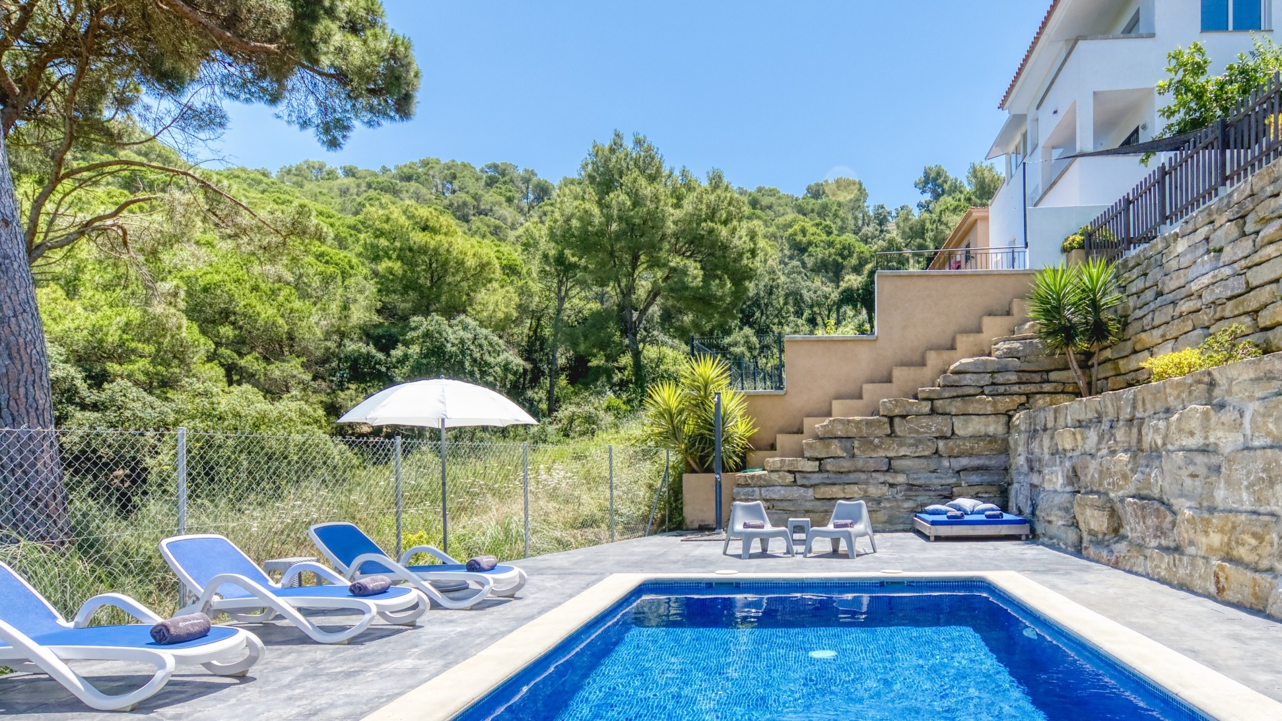 Villas de vacaciones Costa Brava España - Villa Fransisca - Tumbonas