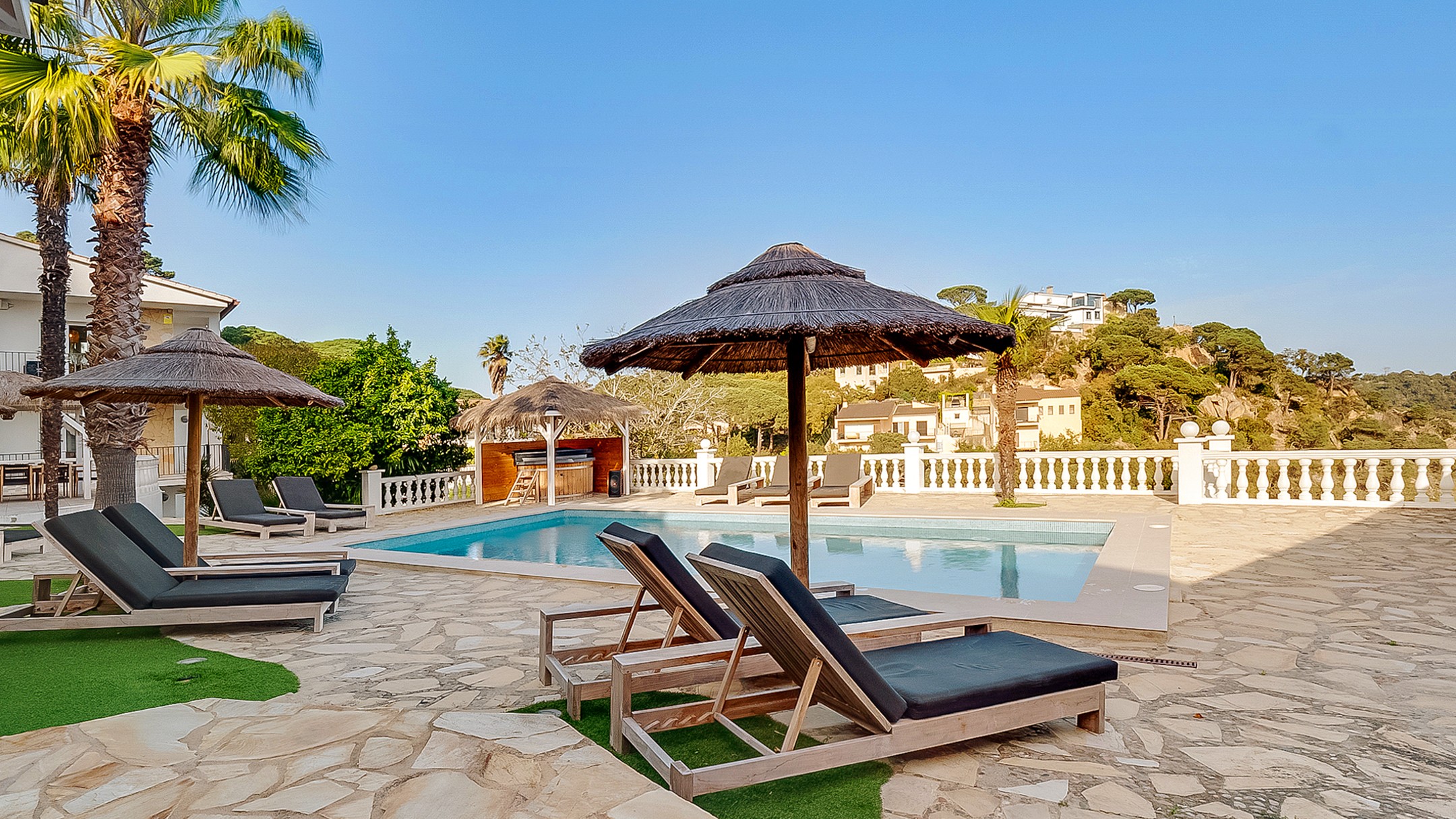 Villas de vacaciones Costa Brava España - Villa Tropicana - Piscina